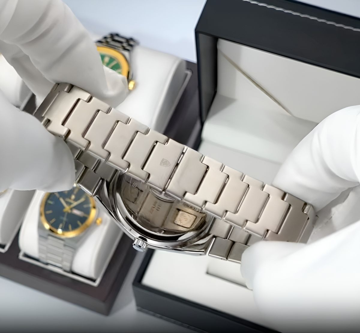 Poedagar Watch | Butterfly Clasp - White - Image 3